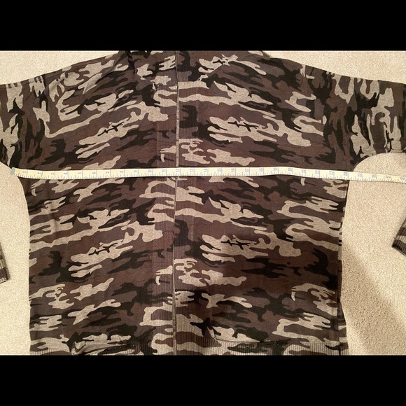 Sanctuary Camo Open Front Long Sleeve Hooded Cardigan Sweater Size Small - Picture 9 of 9